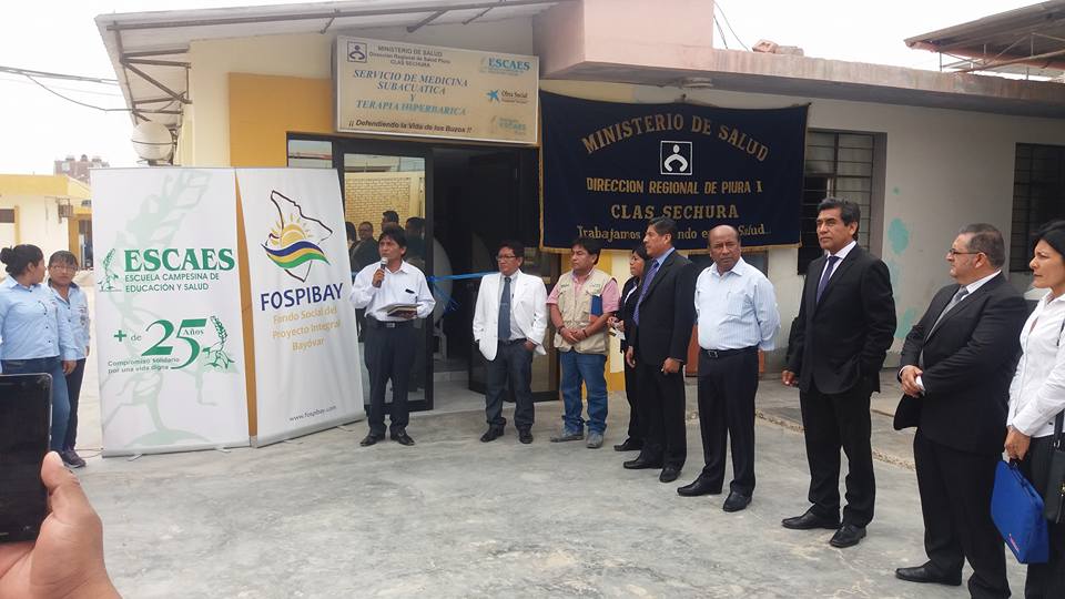 Ceremonia oficial post reparación por FOSPIBAY de Cámara Hiperbárica donada por ONG ESCAES al MINSA – CLAS Sechura (Piura – Perú)